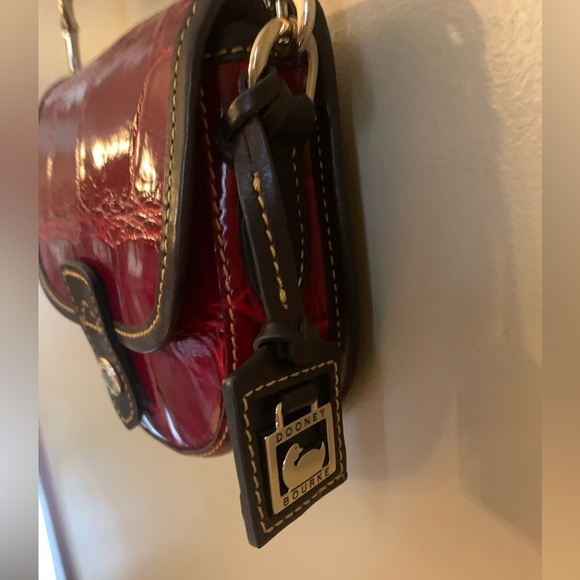 Dooney and Bourke Red Faux Crocodile Embossed Small Mini Crossbody Purse - Picture 4 of 10